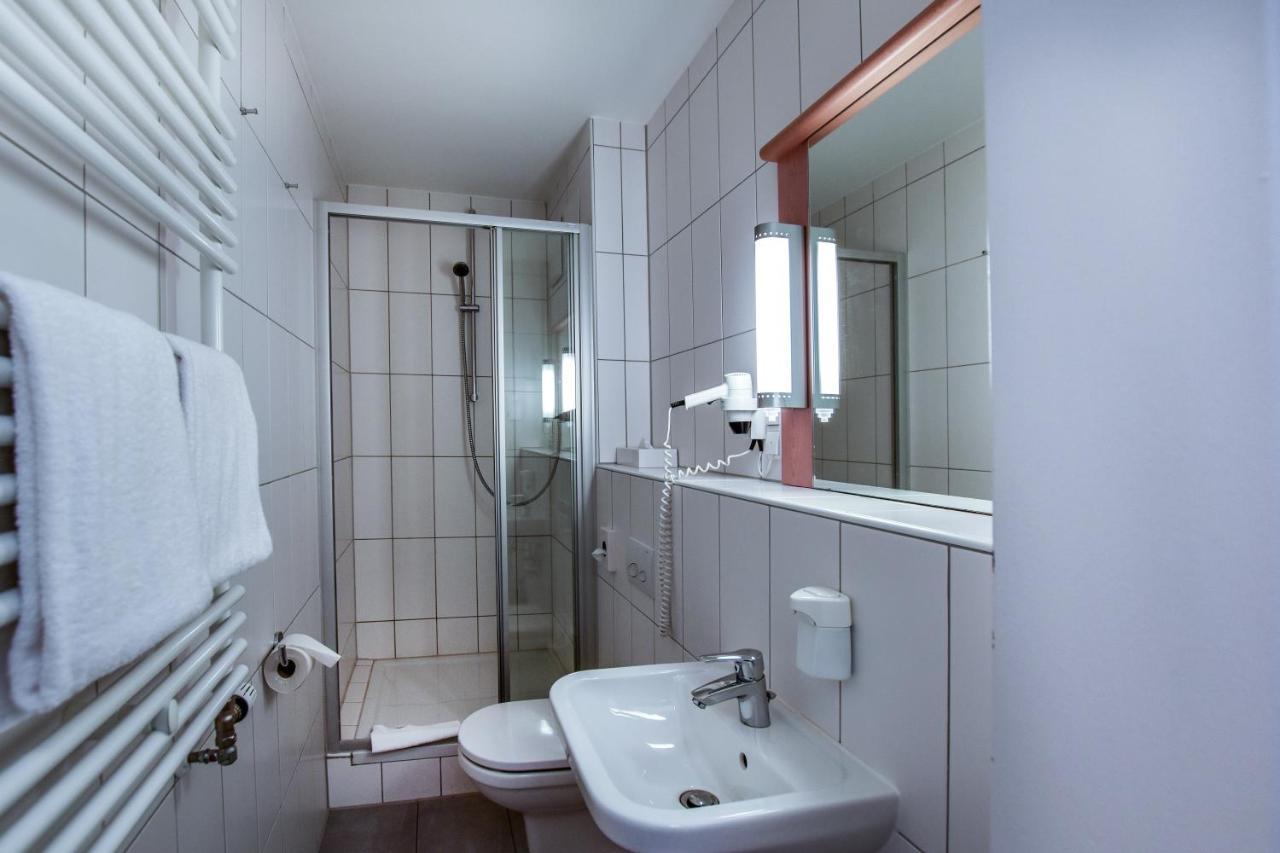 Stay Lev Hotel Леверкузен Экстерьер фото